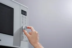 Panasonic Nn-Gd34Hwsug Mikroaaltouuni 23L Invertteritekniikka Ja Grilli